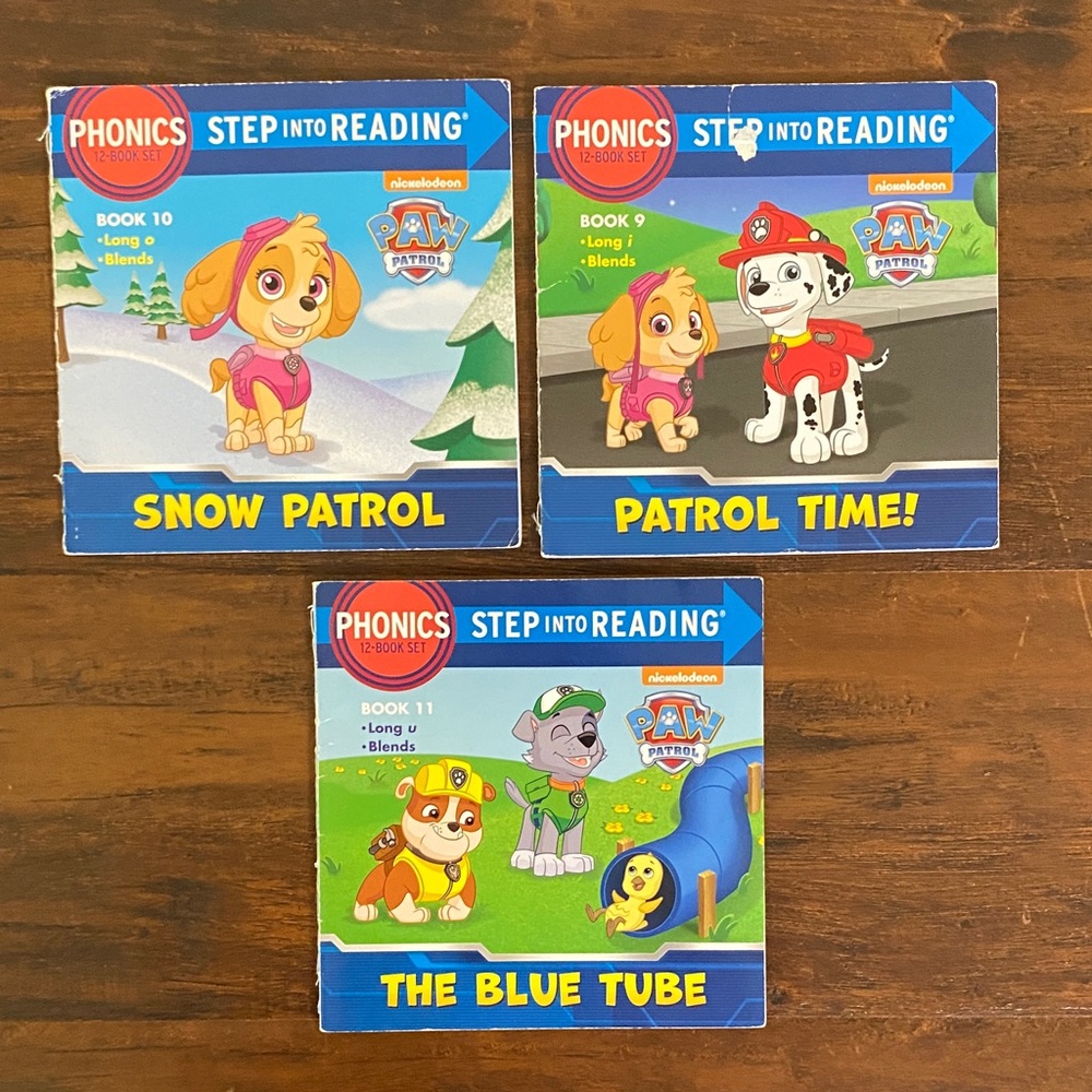 12 Books: PAW Patrol Colors & Numbers & Paw Patrol Step into Reading Set - Picture 6 of 12